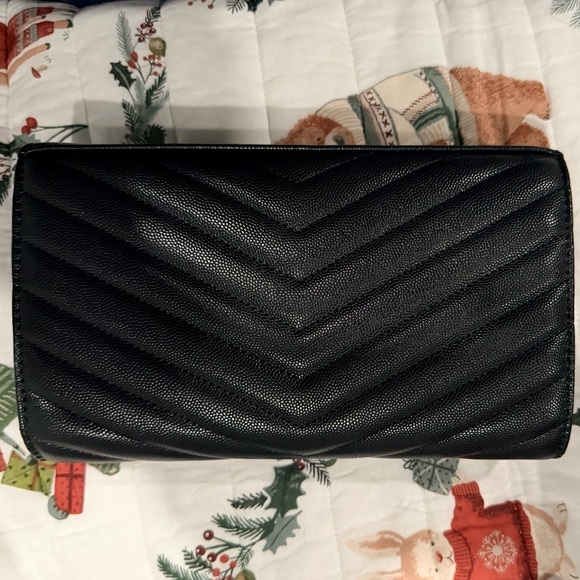 Yves Saint Laurent Black Quilted Clutch with Gold Logo - Picture 7 of 8